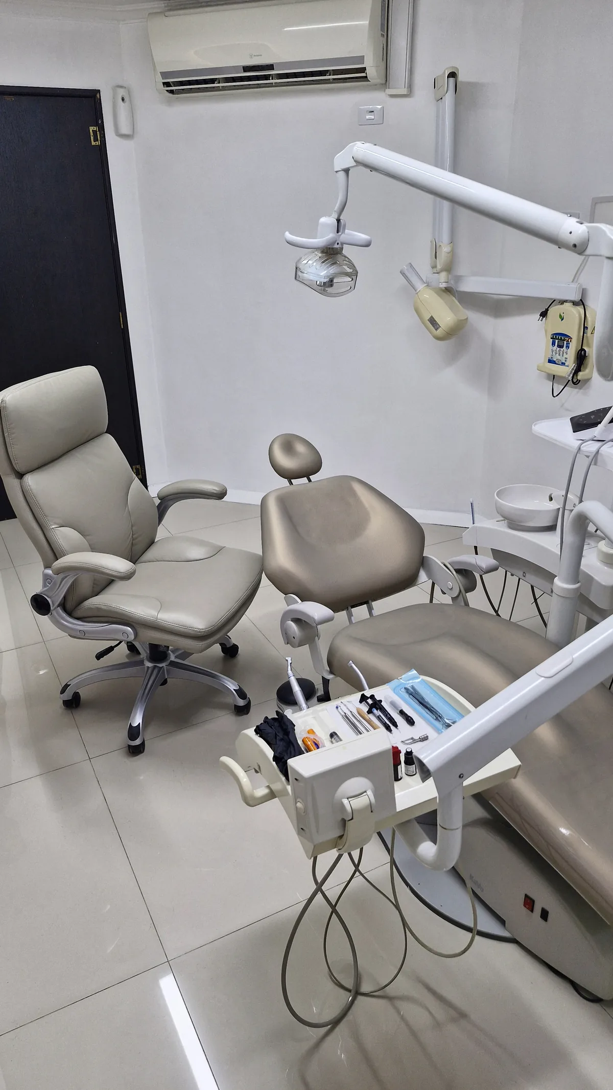 Consultorio odontológico de Reluxdent preparado para la atención