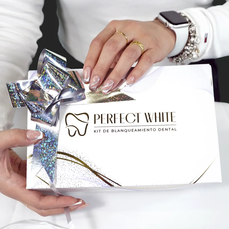 Caja cerrada del kit de blanqueamiento Perfect White